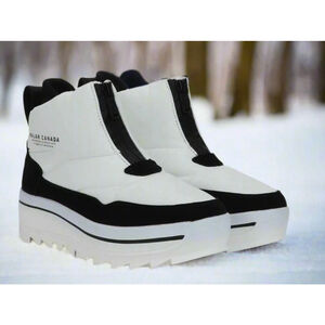 Pajar Canada Gala Winter Boots in White and Black 10
